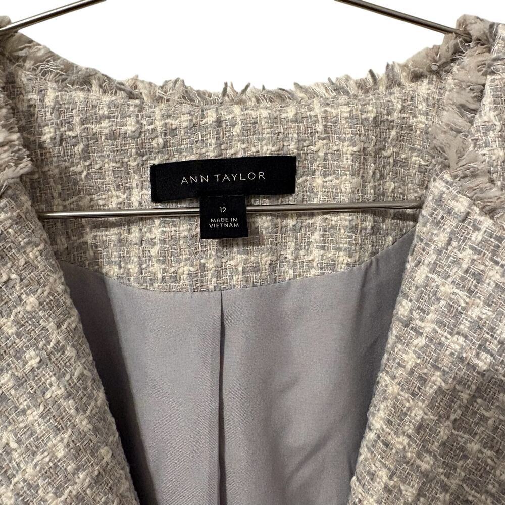 Ann Taylor Women's Gray, Taupe & White Tweed Fringe Hem Blazer, one button, 12 - Picture 3 of 6
